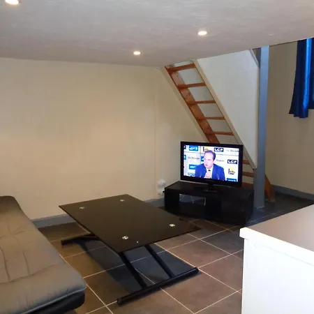 Sun Apartment *